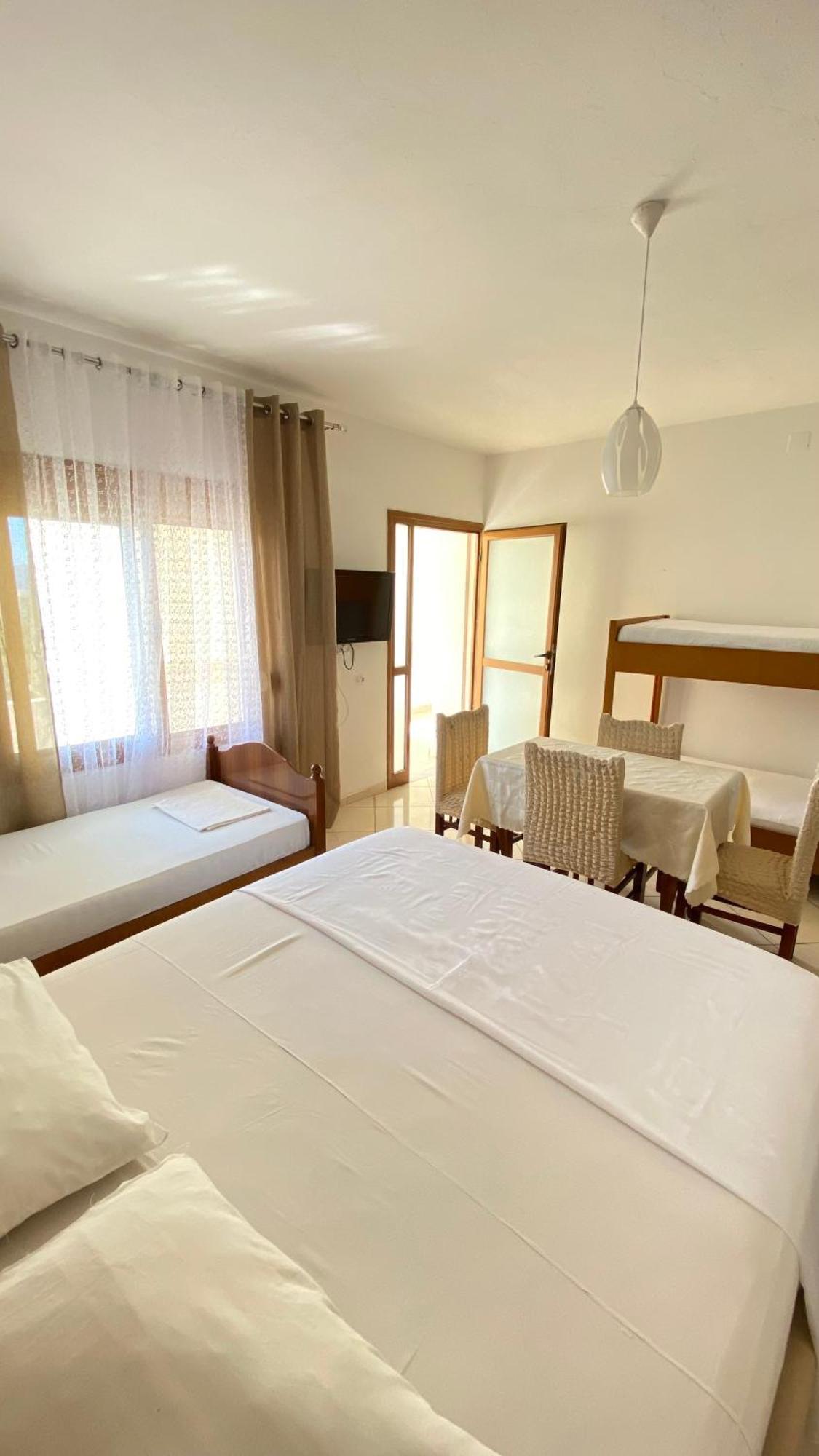 Apartament Radhime Вльора Екстер'єр фото