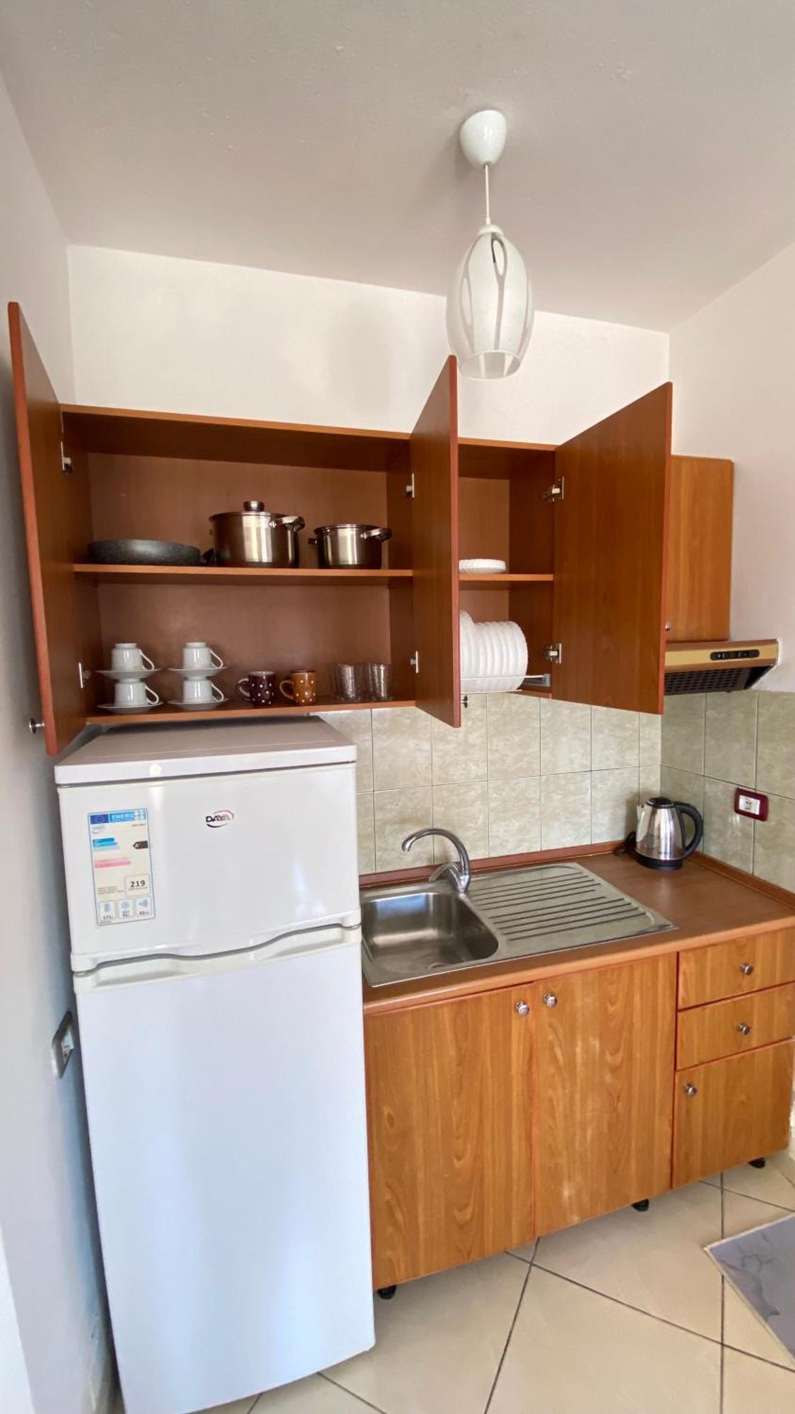 Apartament Radhime Вльора Екстер'єр фото